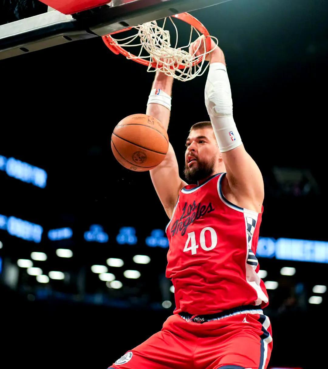 九游体育投注包含阿扎伦卡在快船比赛中领先优势明显，败北引发热议！的词条